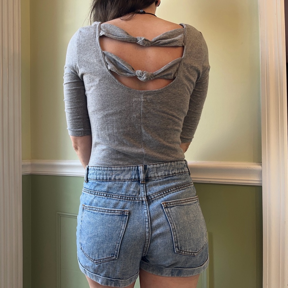Volcom Y2K bow back gray half sleeve bodysuit